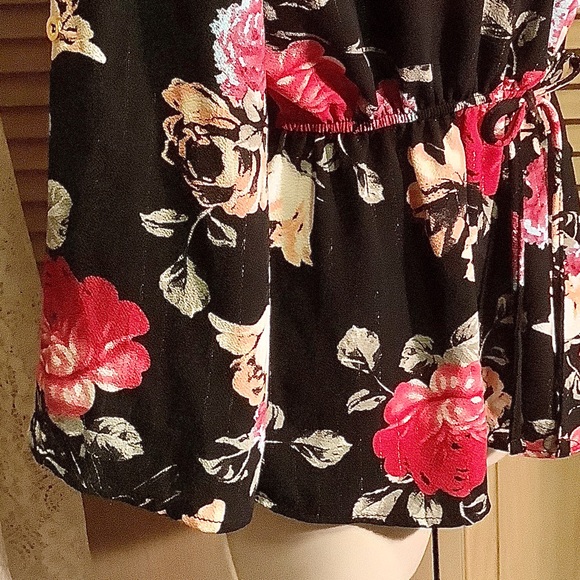 ☀️☀️J for Justify S - M Top hi lo black print zip front New - Picture 7 of 8